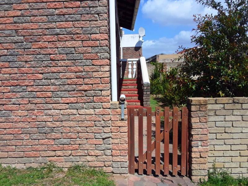 3 Bedroom Property for Sale in Heiderand Western Cape